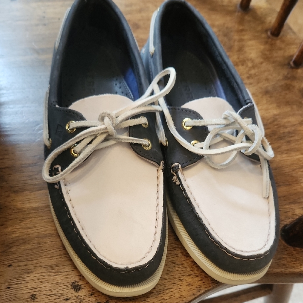 Sperry Women's Navy and Cream Loafers